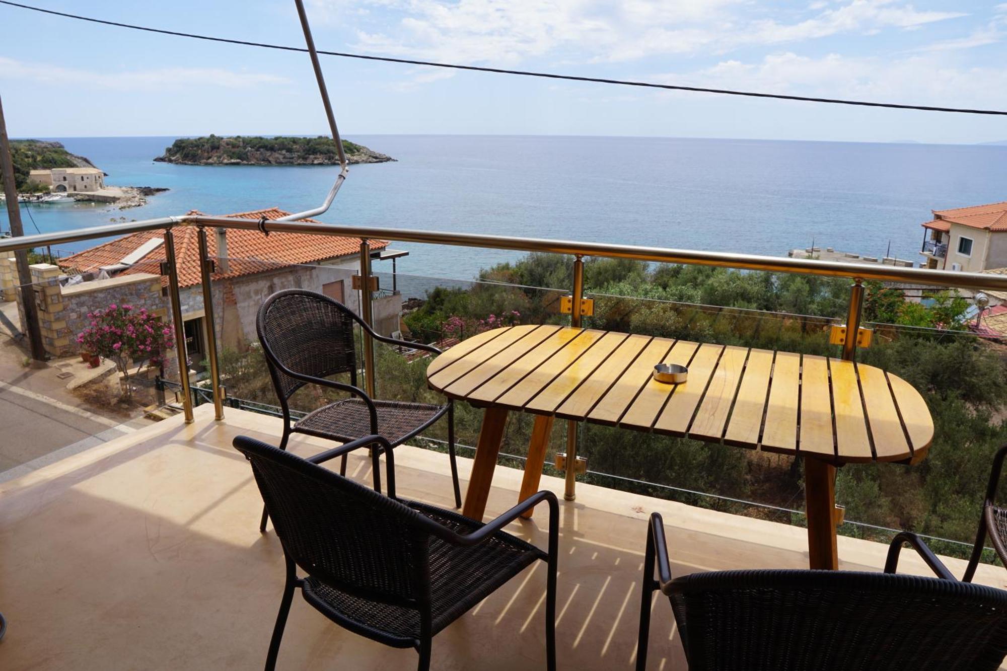 Sea And Sun Apartments 303 Ιδιωτικό Διαμέρισμα Kardhamili Esterno foto