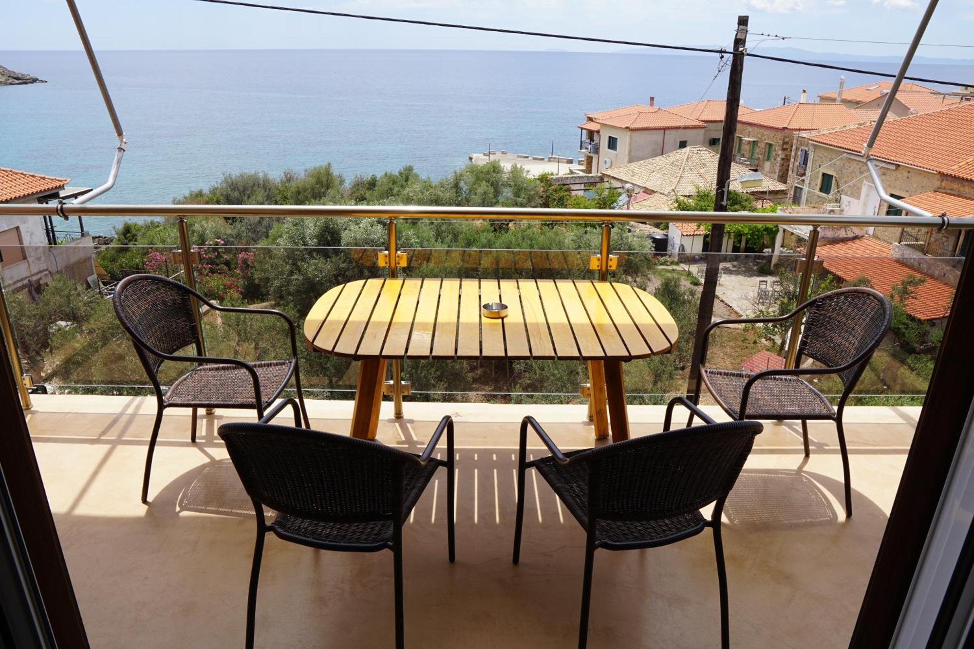 Sea And Sun Apartments 303 Ιδιωτικό Διαμέρισμα Kardhamili Esterno foto